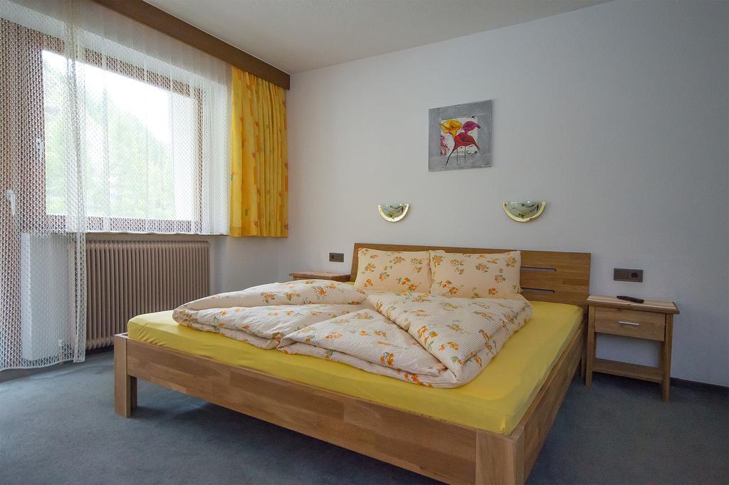 Haus Alpengruss Hotell Sölden Rum bild